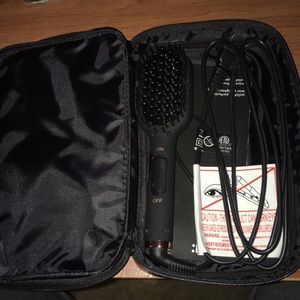 Mini Anika straightening brush